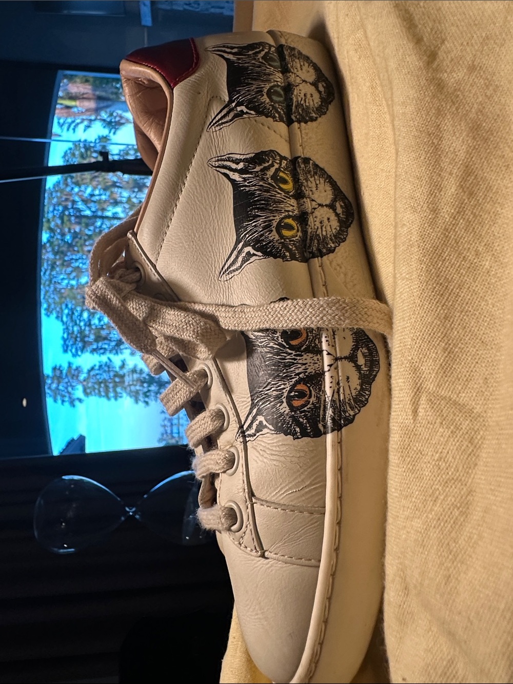 Gucci White Leather Sneakers with Cat Print and Blue/Red Heel Tabs - Picture 3 of 5